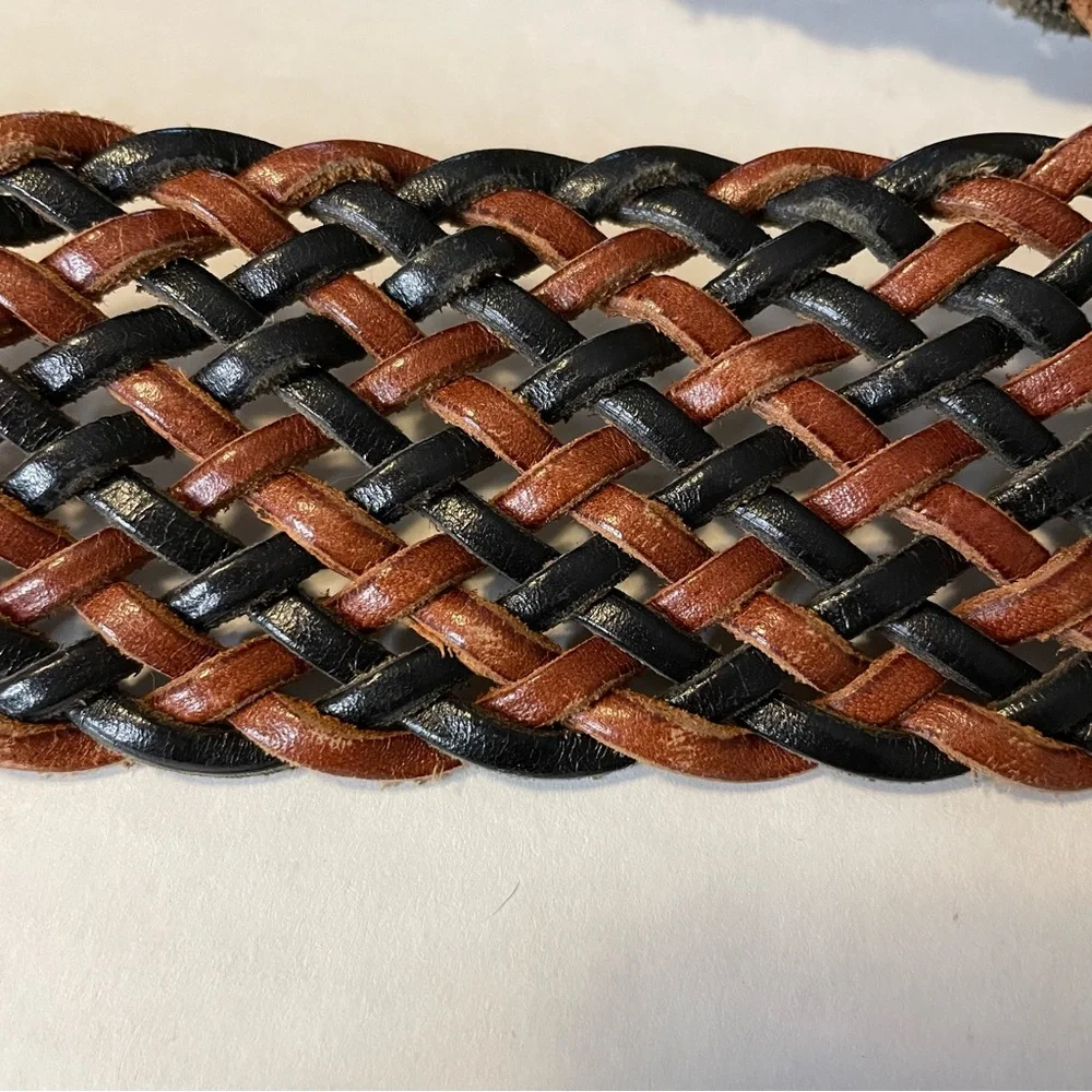 Vintage R.O.C. Brown/Black Weave Braid Leather Enamel Buckle Western Belt Medium